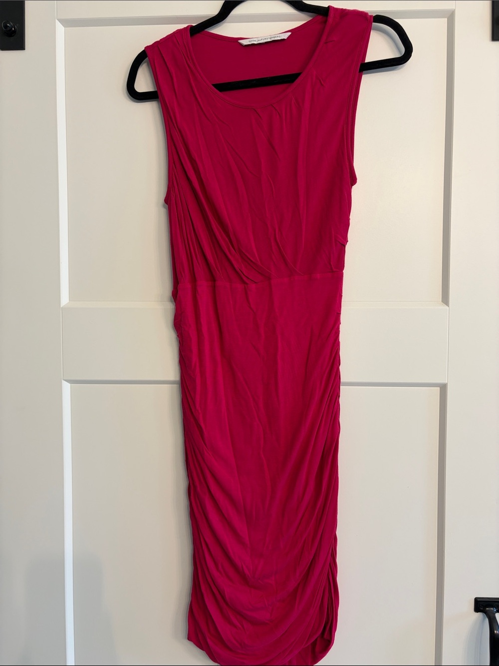 Diane Von Furstenberg Fuchsia Sleeveless Ruched Midi Dress size small
